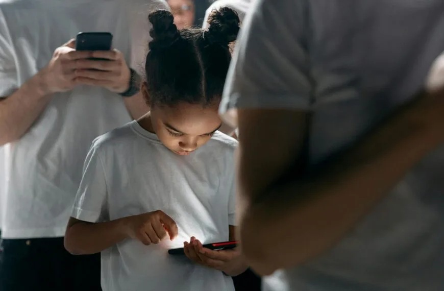 Weryfikacja wieku w Wielkiej Brytanii uderza w użytkowników Apple